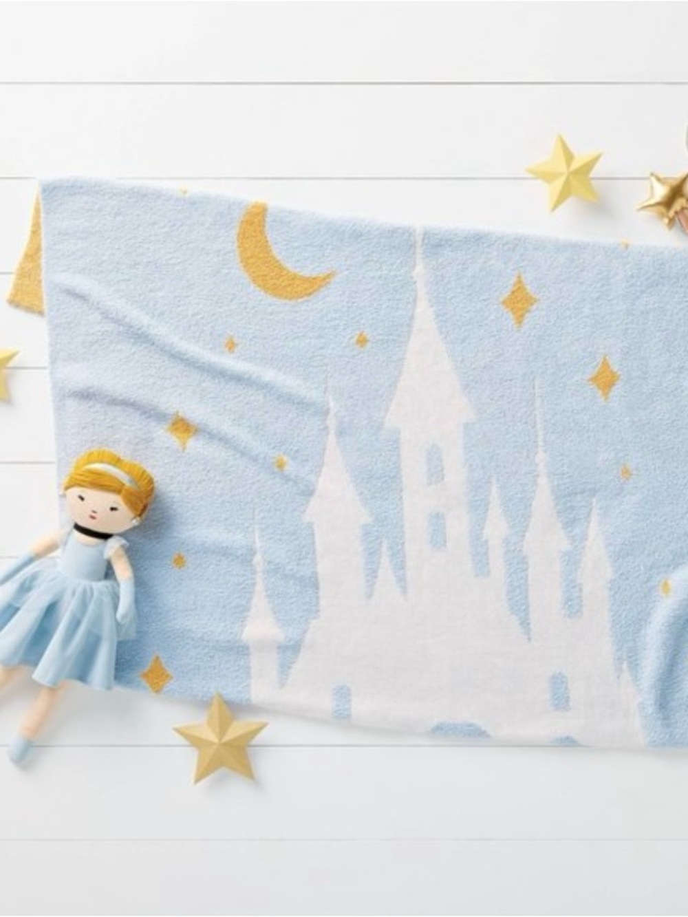 NWT Pillowfort Princess Castle Kids Throw Blanket by The Disney Collection